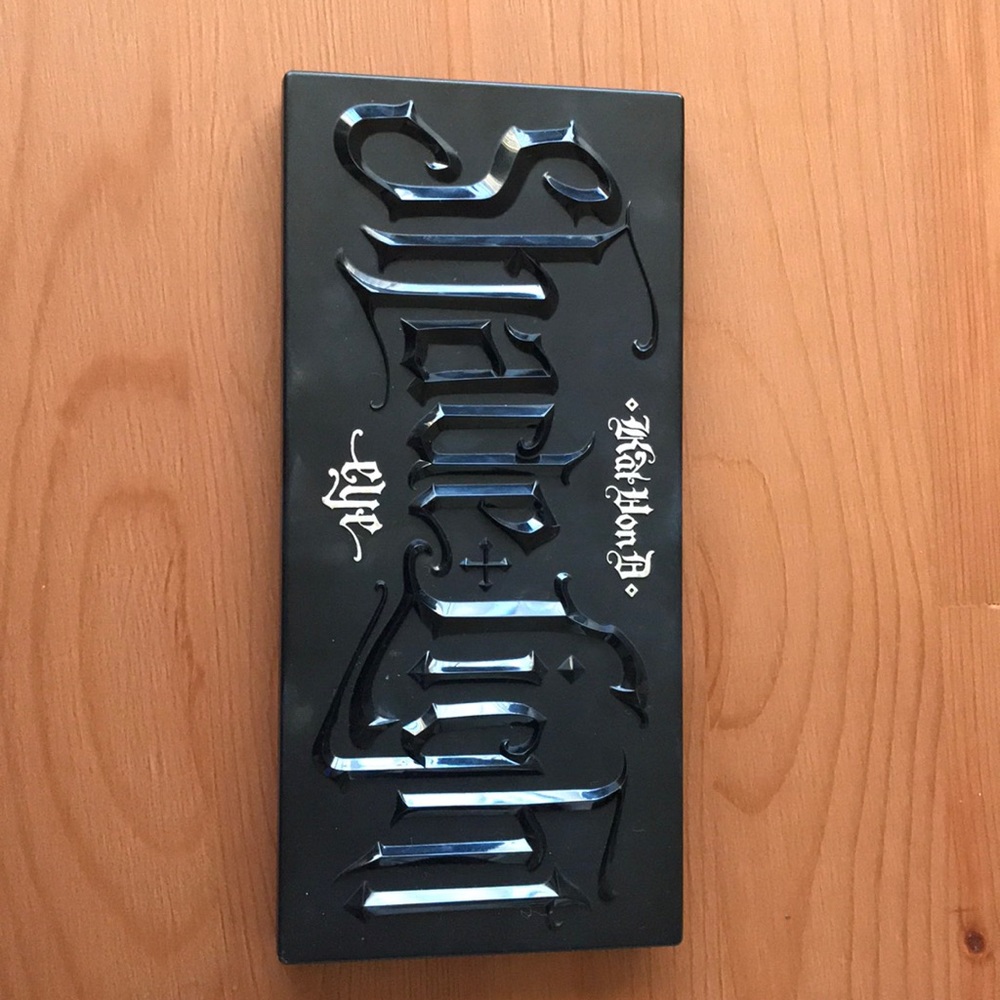 Kat Von D Shade and Light Glimmer Shadow Palette